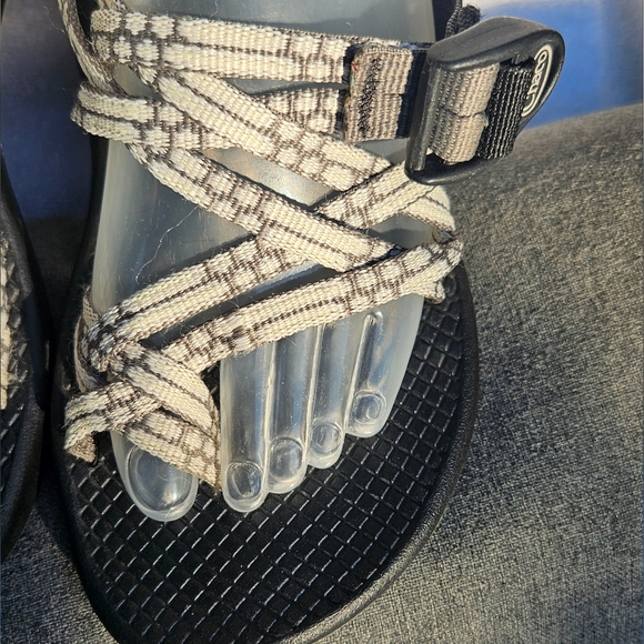 Chaco Yampa Grey & White Strappy Flat Thong Sandals Size 5 Excellent Cond - Picture 3 of 6